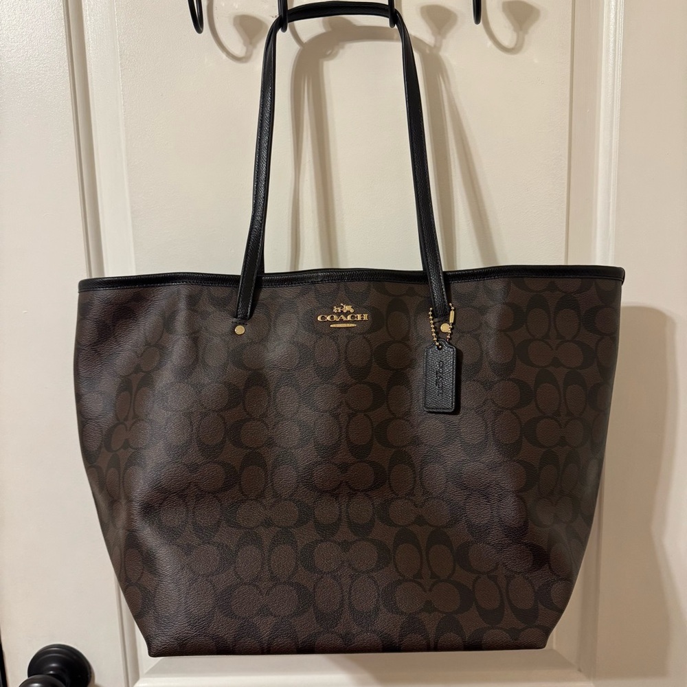 Coach signature city tote
